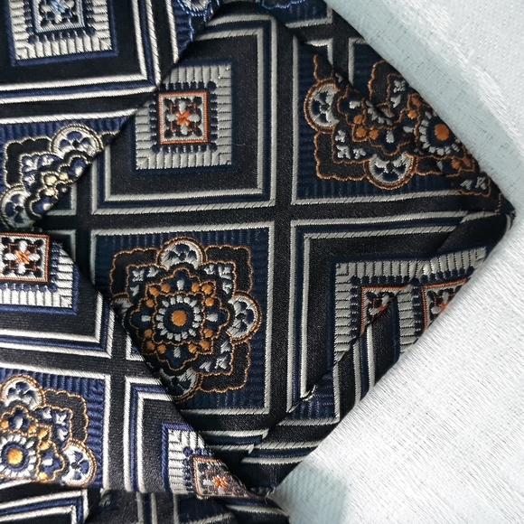 Massimo Moda Collezione frames silk tie in black and blue - Picture 6 of 7